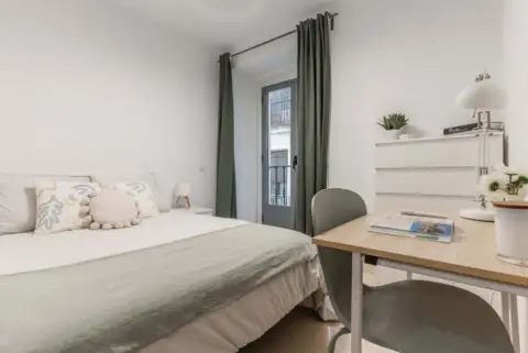 Habitación en Plaza de Santa Cruz, 6