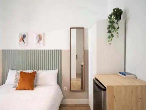 Habitación en calle del Carmen, 20