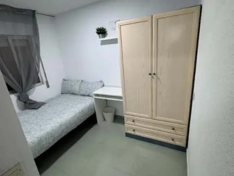 Habitación en calle Pensamiento, 3