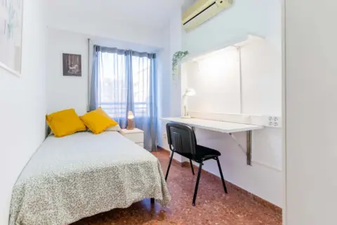 Habitación en Carrer Sant Antoni, 140