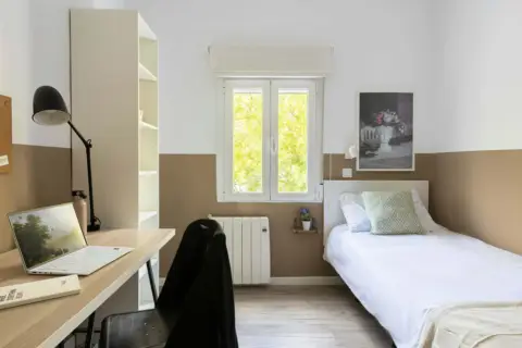 Habitación en calle Daoíz