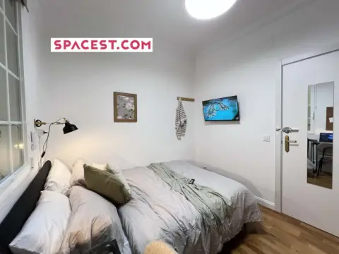 Habitación en calle de la Abada, 5