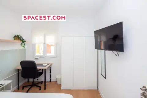 Habitación en calle Carrer de L'orient, nº 14