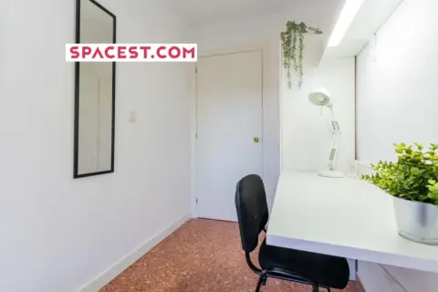 Habitación en Carrer Sant Antoni, 140