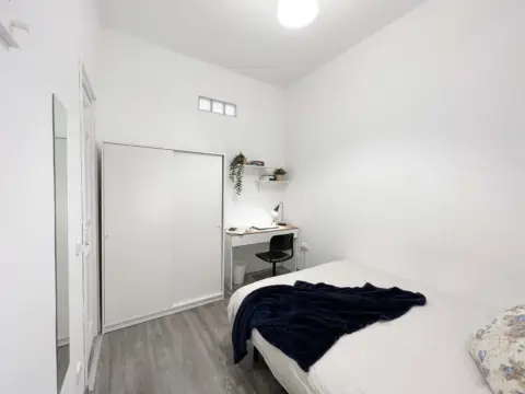 Habitación en calle de San Bernardo, 73