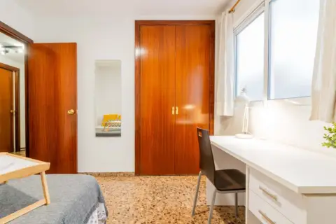 Habitación en calle Carrer de La Pianista Empar Iturbi