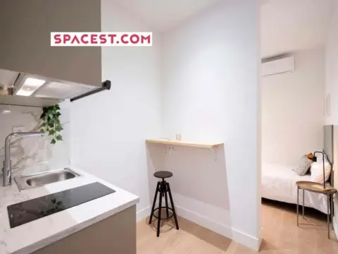 Habitación en calle del Carmen, 20