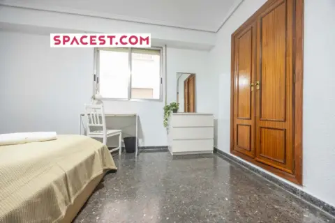 Habitación en calle Carrer de Roís de Corella
