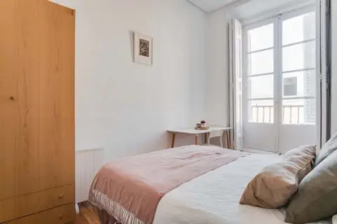 Habitación en calle de la Sal, 3