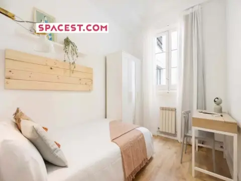 Habitación en calle de la Flor Alta, 2