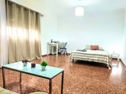 Habitación en Carrer de Vázquez de Mella