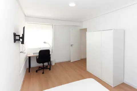 Habitación en calle Carrer de L'orient, nº 14