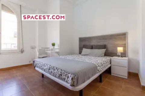 Habitación en calle Carrer de Sant Martí, nº 4