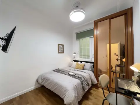 Habitación en calle de la Abada, 5