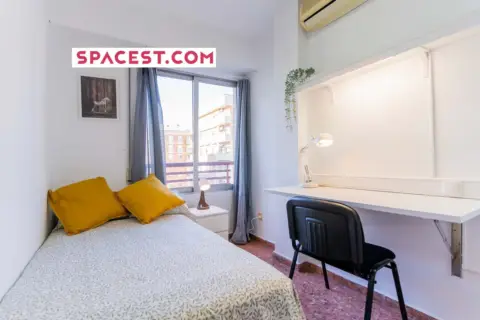 Habitación en Carrer Sant Antoni, 140