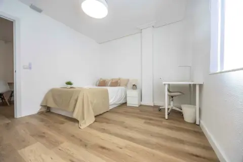 Habitación en calle de Dolores Alcayde