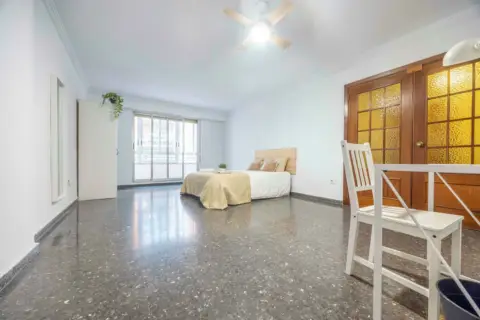 Habitación en calle Carrer de Roís de Corella