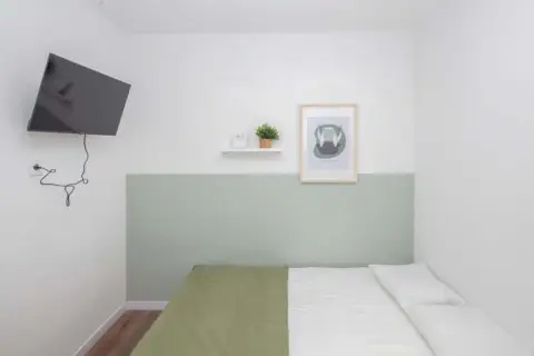 Habitación en calle de Finestrat, 33