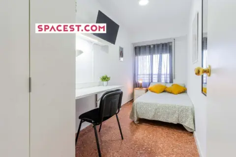 Habitación en Carrer Sant Antoni, 140