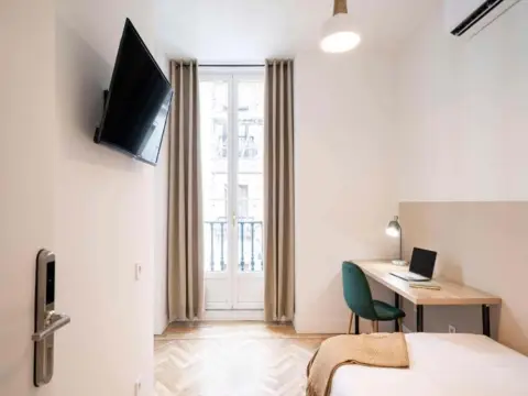 Habitación en calle del Carmen, 20
