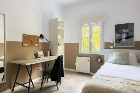 Habitación en calle Daoíz
