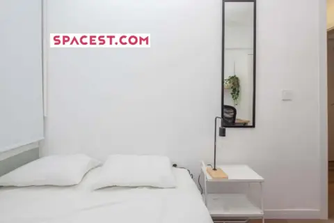 Habitación en calle de Finestrat, 33