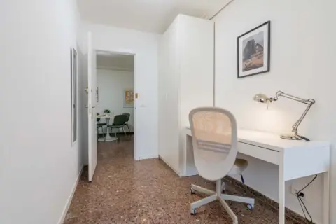 Habitación en calle Carrer de Sant Vicent Màrtir, nº 259