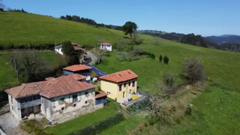 Finca rústica en Folgueras (Pravia)