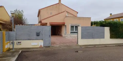 Casa en calle del Río Pisuerga