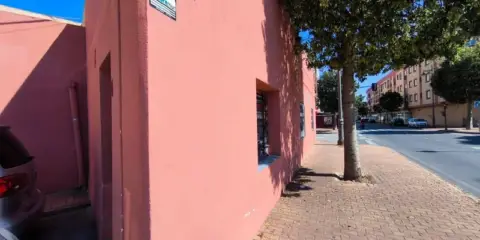 Nave industrial en calle calle de La Tierra