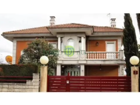 Chalet en calle del Río Camba