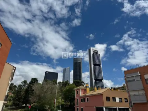 Casa en Madrid, Zona de - Tetuán, Distrito - Almenara