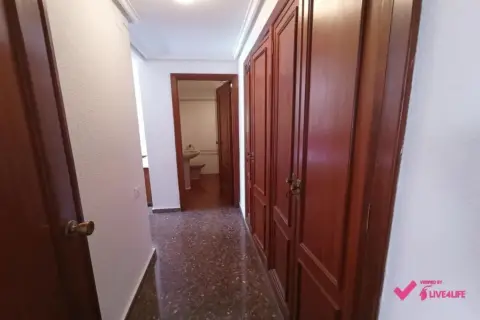 Piso en Costanilla Sant Vicent Màrtir, Nave 272