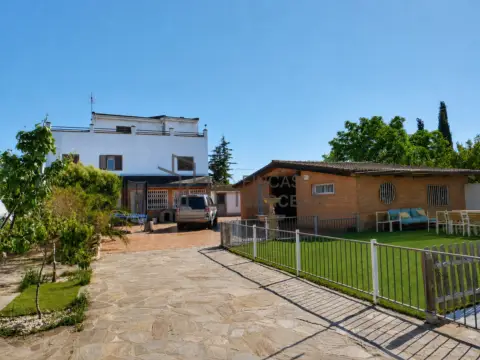 Chalet en San Mateo de Gallego