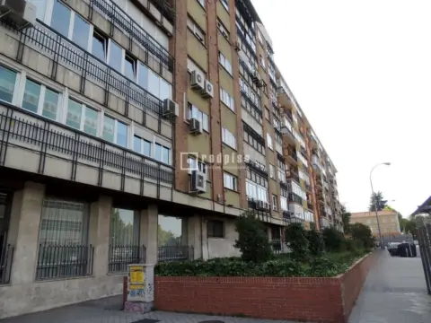 Piso en calle de Sinesio Delgado