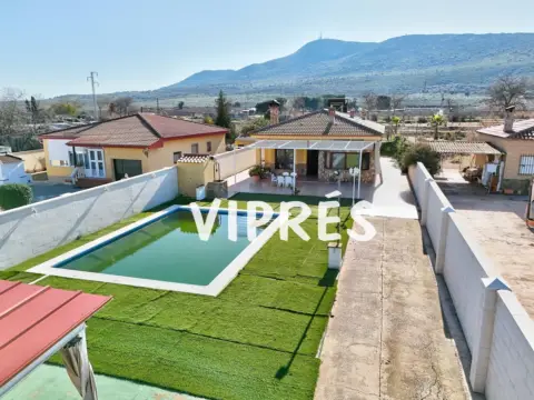 Chalet unifamiliar en Arroyo de San Serván