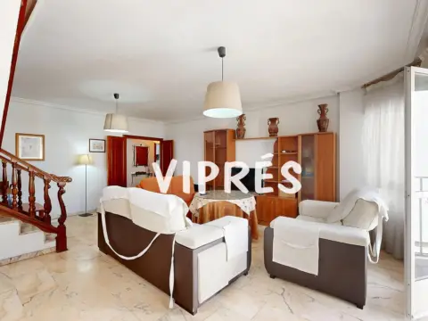 Dúplex en Casco Antiguo