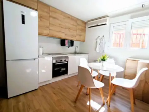 Habitación en Ciudad Lineal