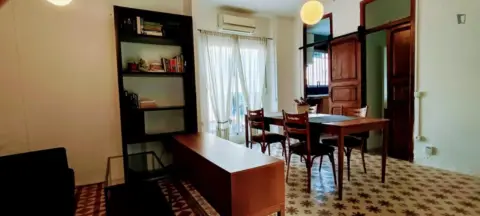 Habitación en Zona Plaça de la Concòrdia