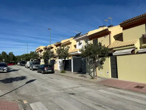 Chalet adosado en calle Oslo