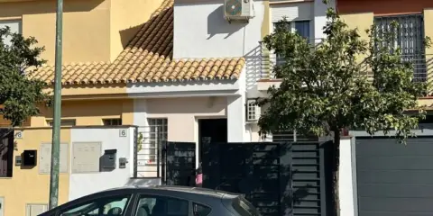 Chalet adosado en calle Oslo