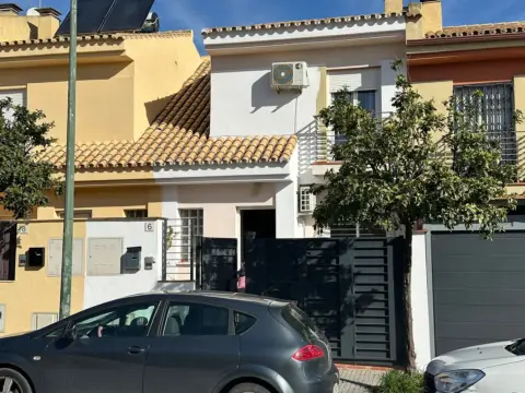 Chalet adosado en calle Oslo