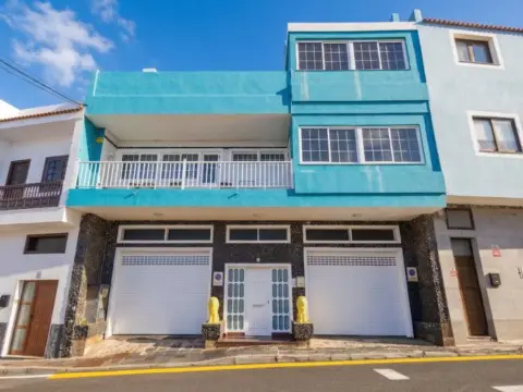 Chalet adosado en calle Nueva