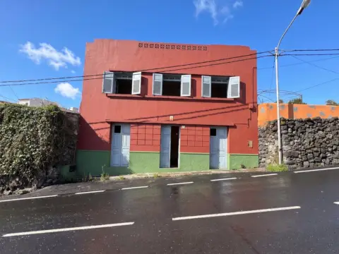 Casa en calle Carr. El Amparo, nº 179