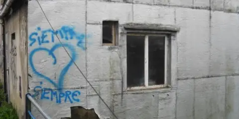 Casa en Avenida de Santa Mariña