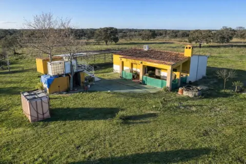Finca rústica en Alcuéscar