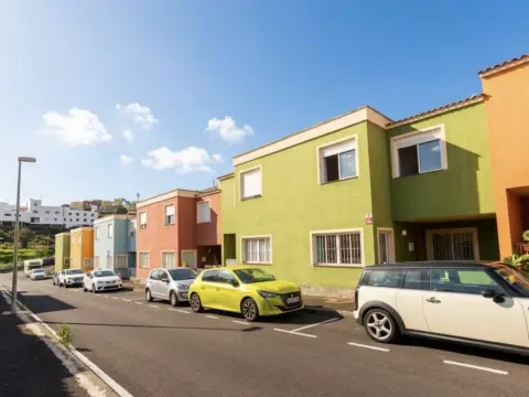 Chalet adosado en calle Manuel Borges Cedrés