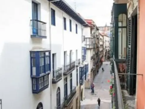 Piso en calle de la Torre