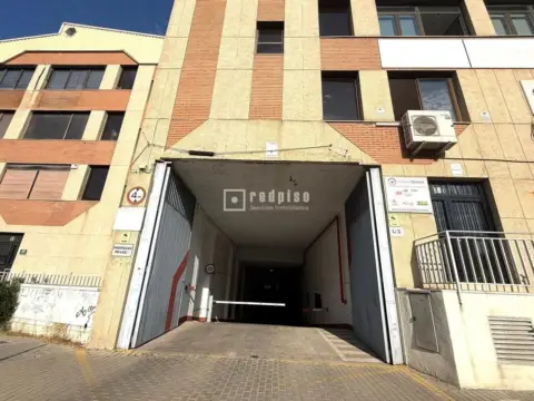 Nave industrial en calle de Luis I