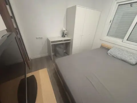 Habitación en Llefià-Artigues